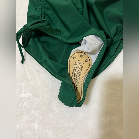 🆕 beautiful bathing suit. - Picture 4 of 8